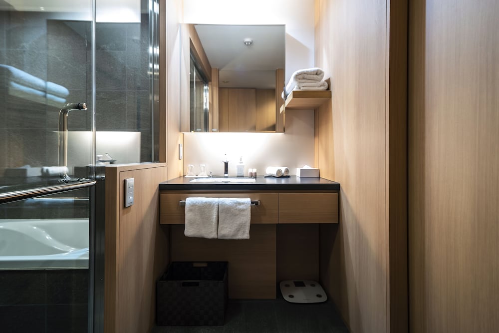 スーペリア ダブルルーム ダブルベッド 1 台 禁煙 バスルームのシンク1 | 京都四条高倉ホテル grandereverie