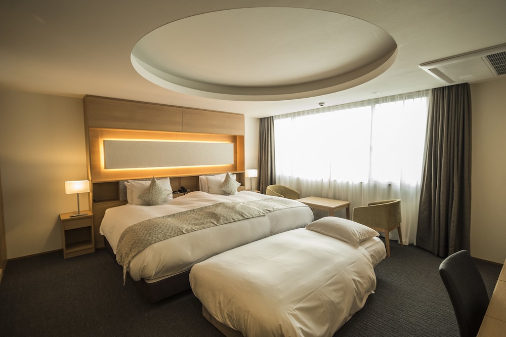 デラックス ツインルーム ベッド (複数台),すりガラス,禁煙 客室4 | 京都四条高倉ホテル grandereverie