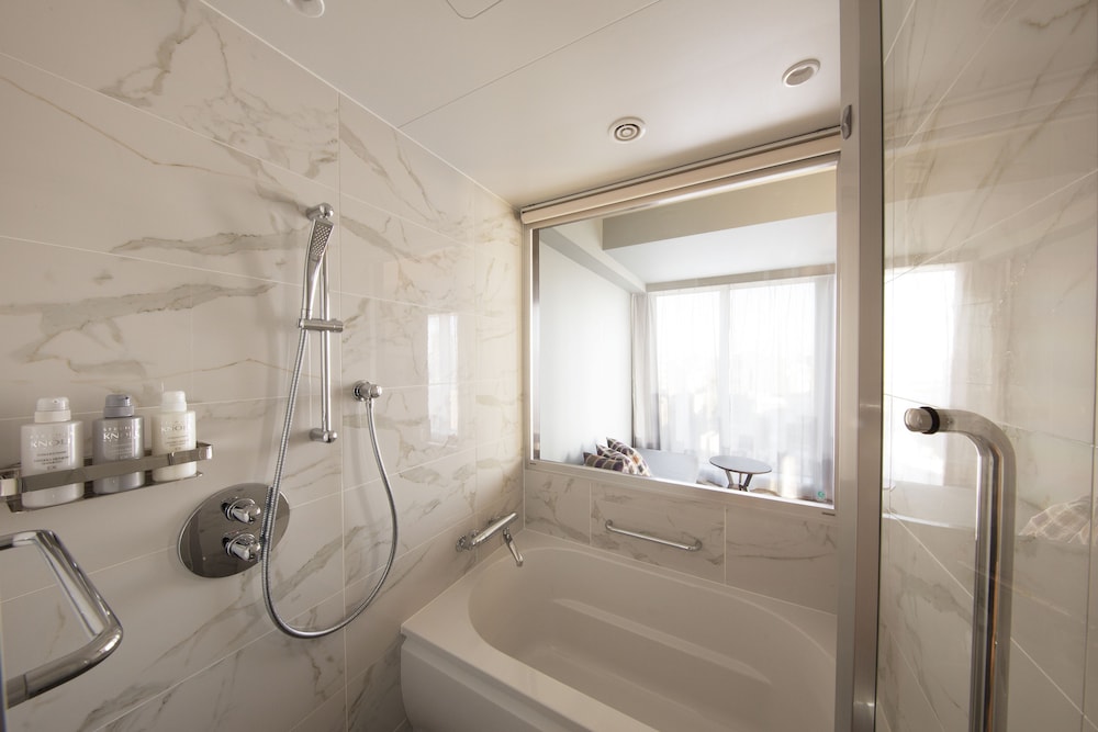 デラックス コーナー ツインルーム 禁煙 バスルーム1 | 渋谷ストリームホテル