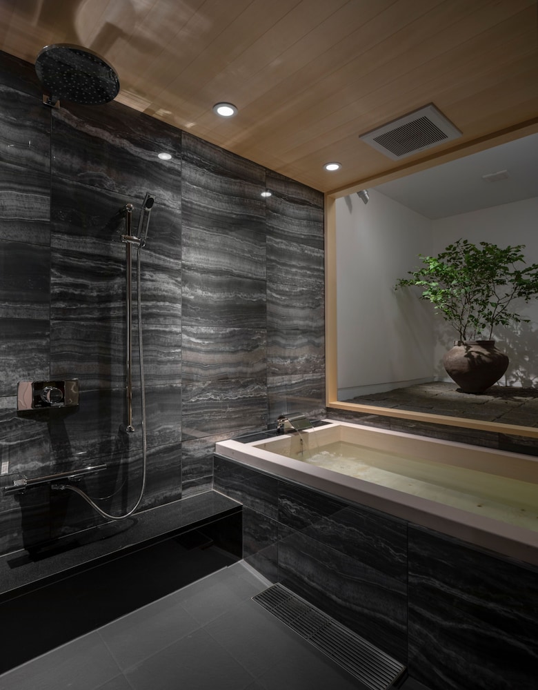 ケンプトン 清水 7(木製の浴槽付),3名様以上は1名様追加につき布団1組用意 バスルーム1 | ケンプトン清水