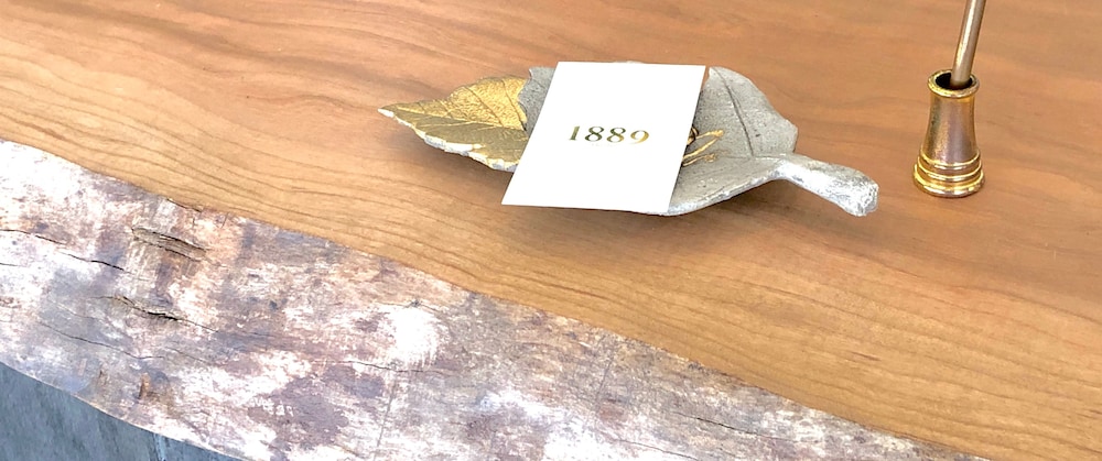 フロント1 | ホステル 1889