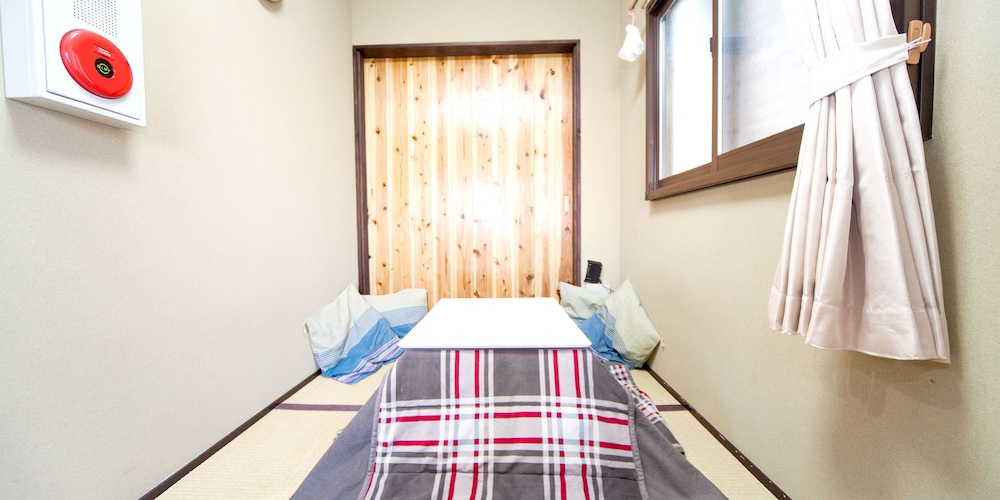 ファミリールーム2階 禁煙 客室4 | ケビンズプレイス