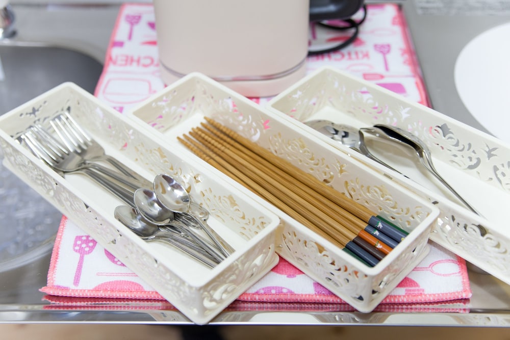 ファミリールーム1階 禁煙 専用簡易キッチン3 | ケビンズプレイス