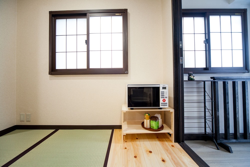 ファミリールーム1階 禁煙 客室の設備とサービス0 | ケビンズプレイス