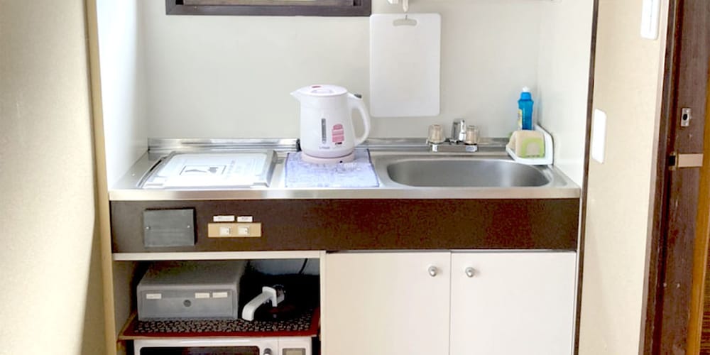 ファミリールーム2階 禁煙 専用キッチン2 | ケビンズプレイス