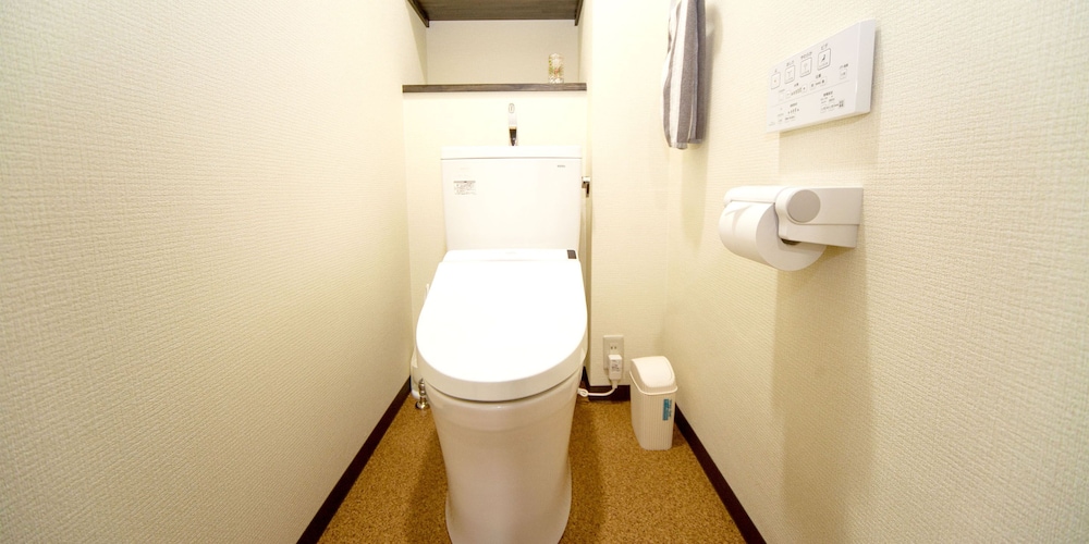 ファミリールーム1階 禁煙 バスルーム0 | ケビンズプレイス