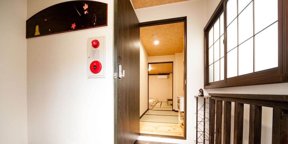 ファミリールーム1階 禁煙 客室12 | ケビンズプレイス