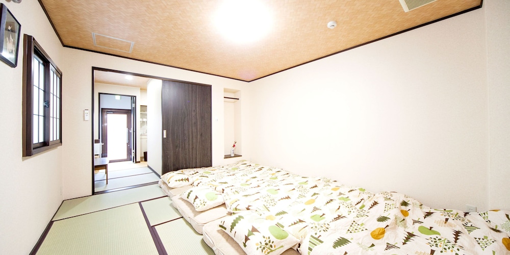 ファミリールーム1階 禁煙 客室13 | ケビンズプレイス