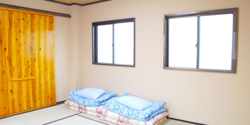 ファミリールーム2階 禁煙 客室8 | ケビンズプレイス