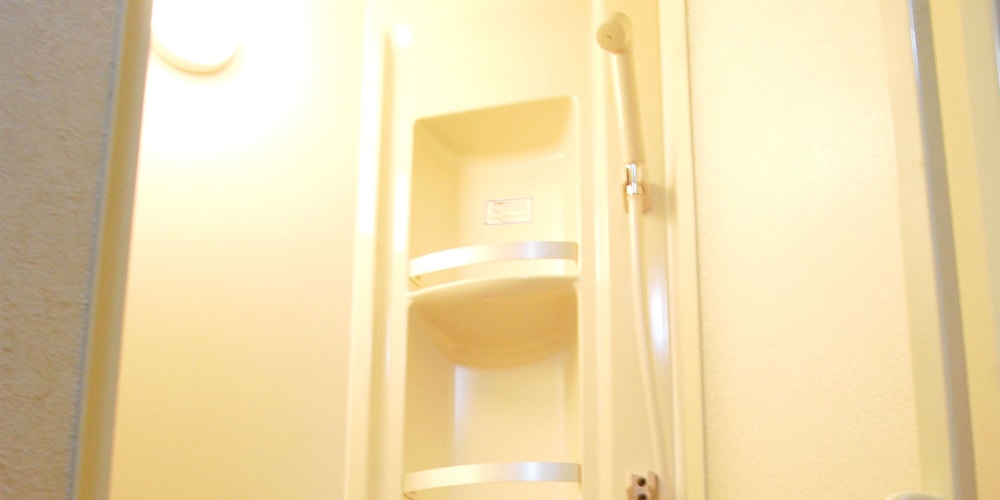 ファミリールーム2階 禁煙 バスルーム2 | ケビンズプレイス