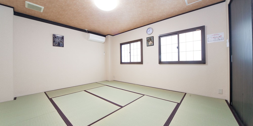 ファミリールーム1階 禁煙 客室8 | ケビンズプレイス