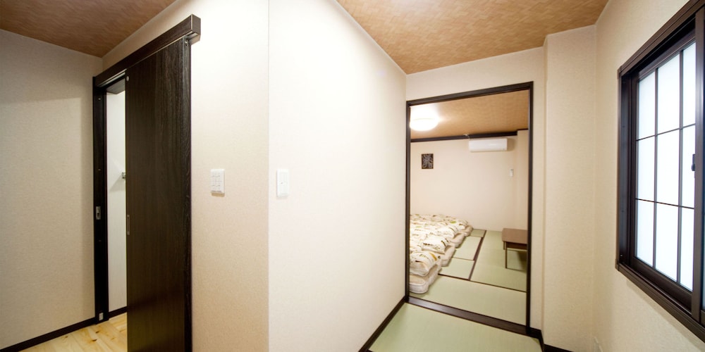 ファミリールーム1階 禁煙 客室9 | ケビンズプレイス