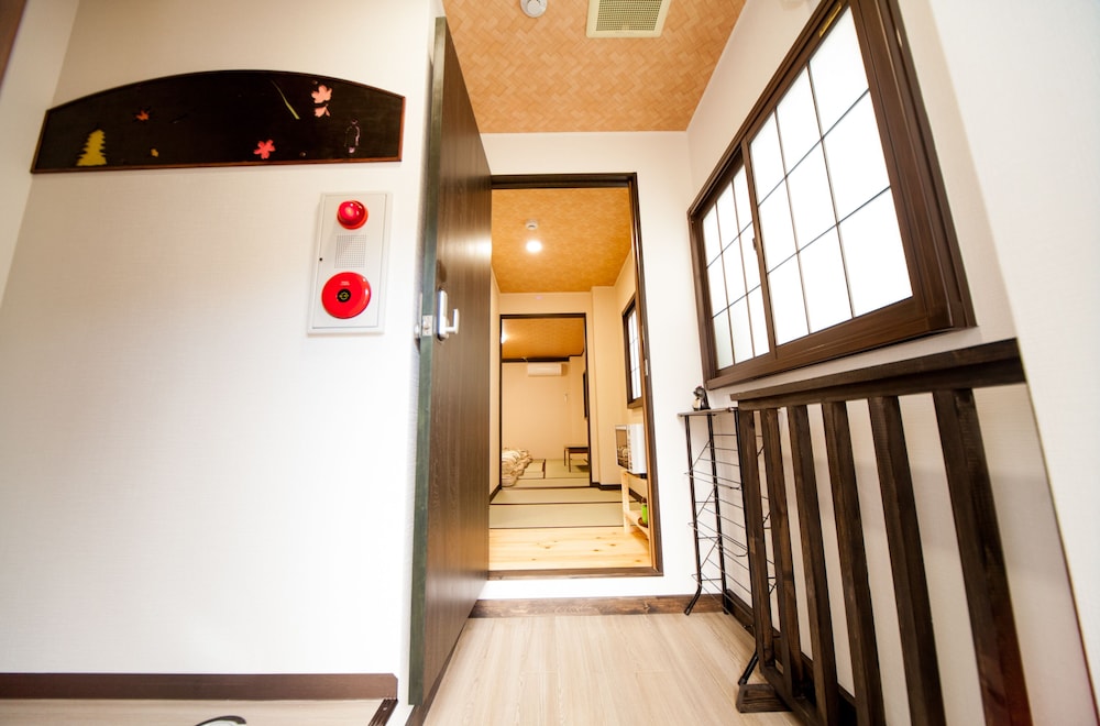 ファミリールーム1階 禁煙 客室1 | ケビンズプレイス