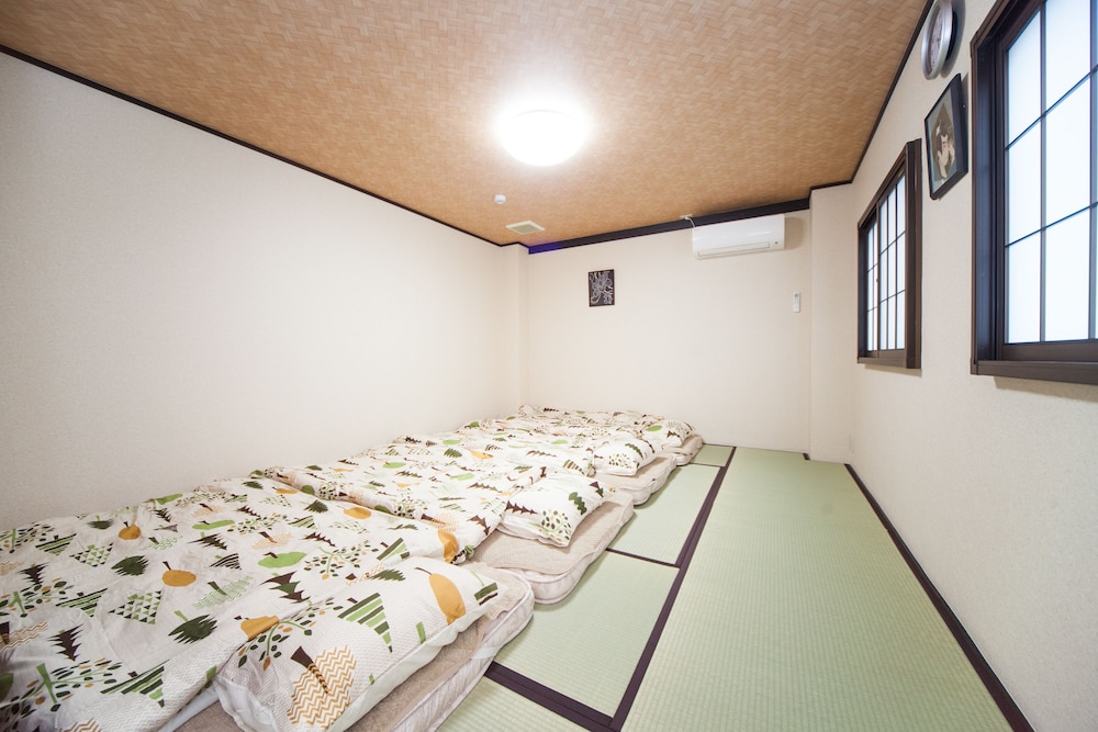 ファミリールーム1階 禁煙 客室4 | ケビンズプレイス