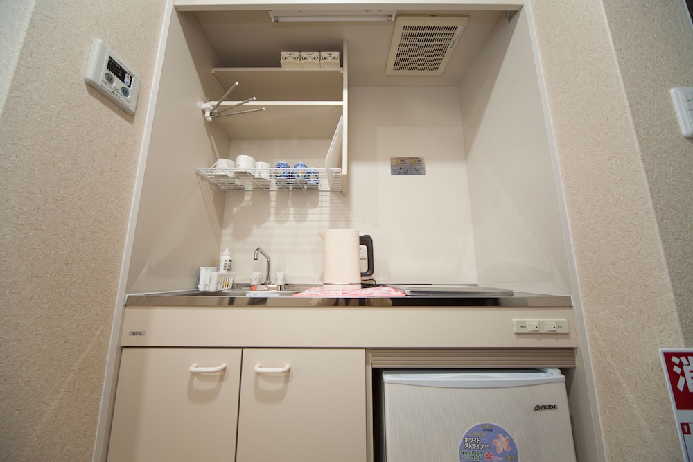 ファミリールーム1階 禁煙 専用簡易キッチン1 | ケビンズプレイス