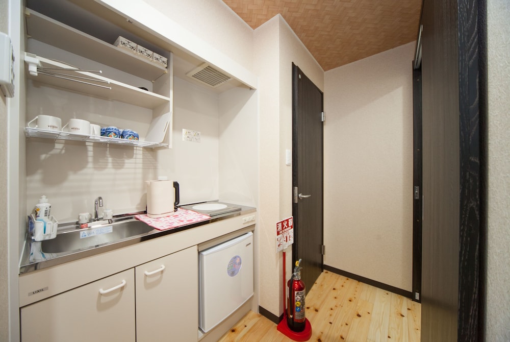 ファミリールーム1階 禁煙 専用簡易キッチン4 | ケビンズプレイス
