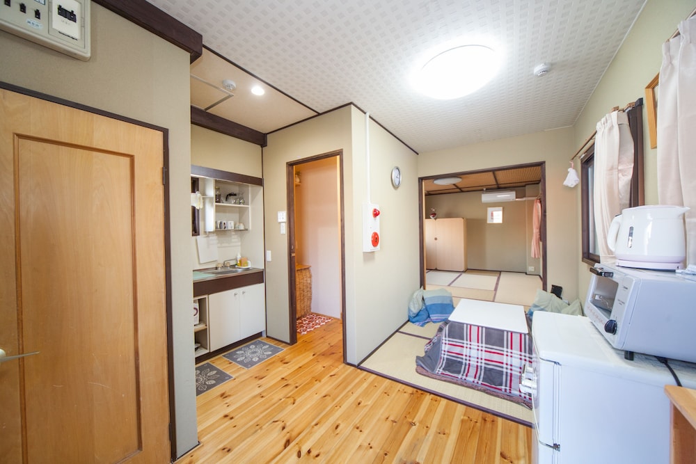 ファミリールーム2階 禁煙 客室2 | ケビンズプレイス