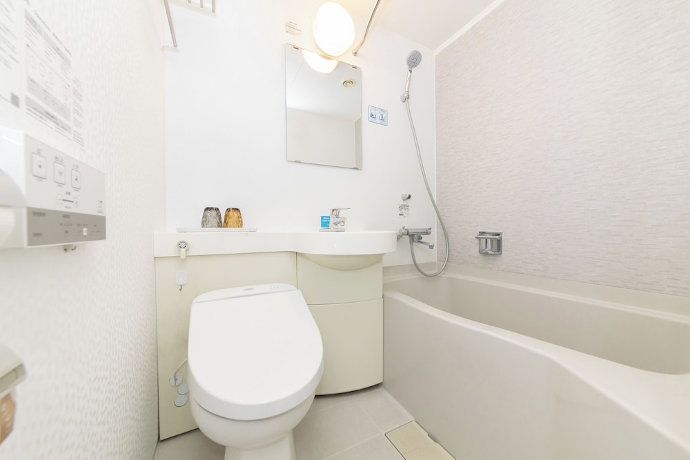 セミダブルルーム 11平米 禁煙 バスルーム0 | 京急 EX イン 横浜駅東口