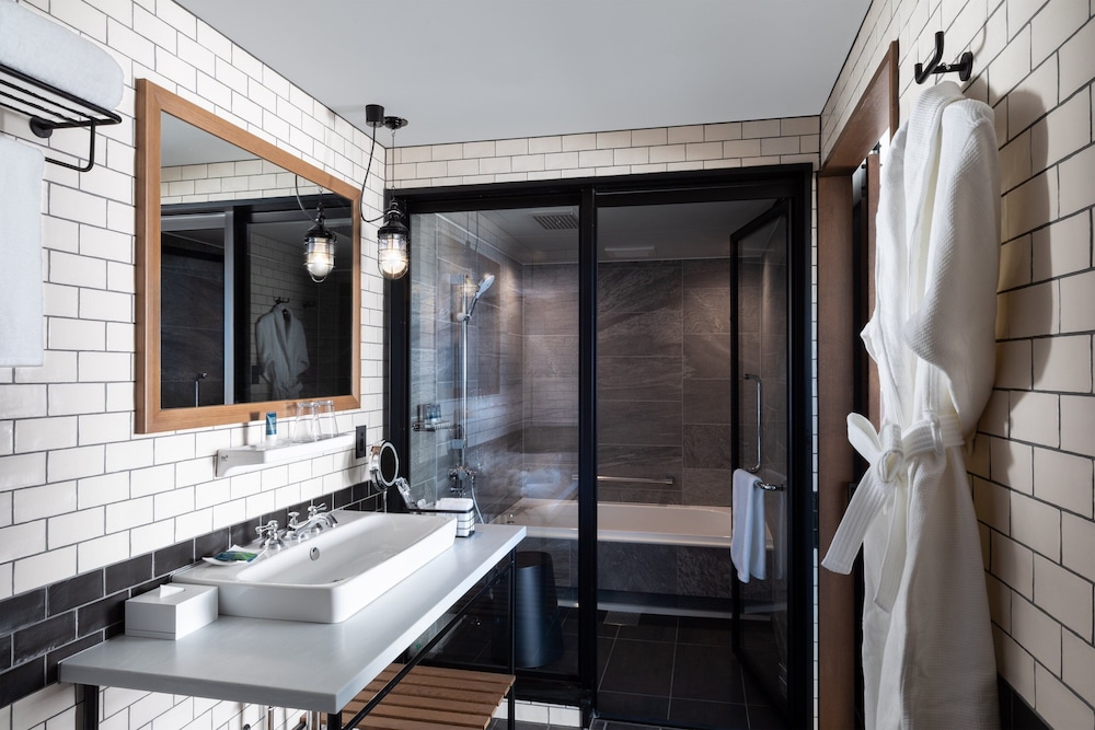 スイート 1 ベッドルーム オーシャンビュー (Corner) バスルーム0 | フォーポイントバイシェラトン名古屋 中部国際空港