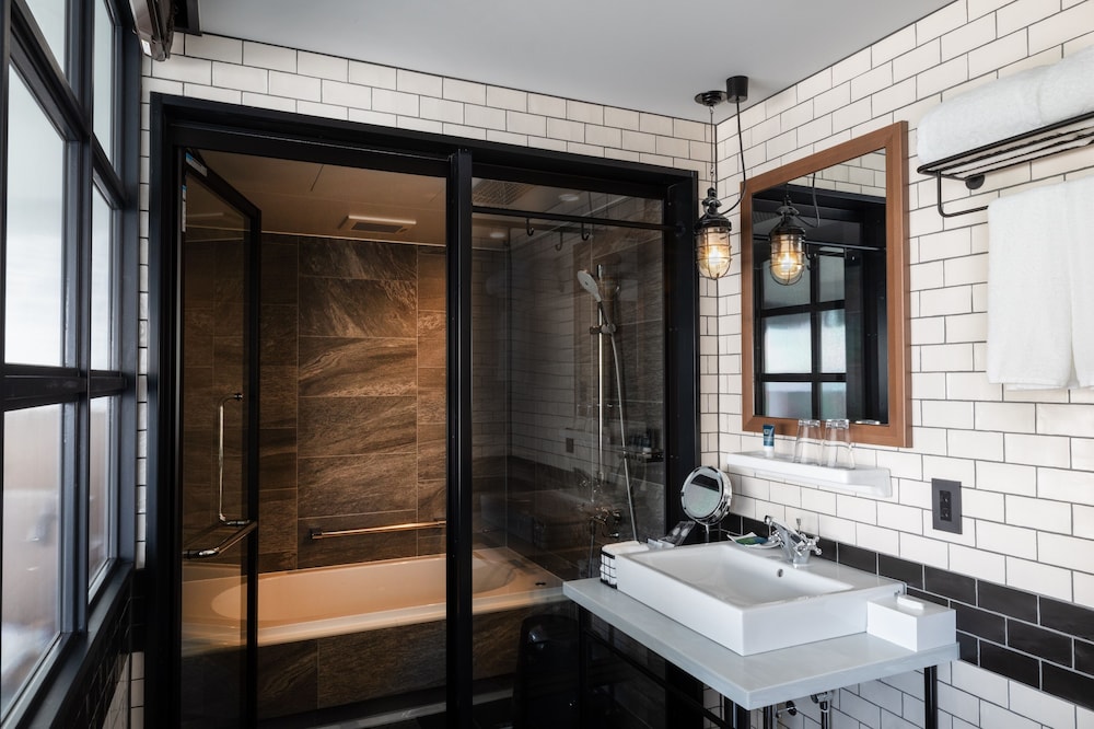 ジュニア スイート 1 ベッドルーム 禁煙 オーシャンビュー (Corner) バスルーム1 | フォーポイントバイシェラトン名古屋 中部国際空港