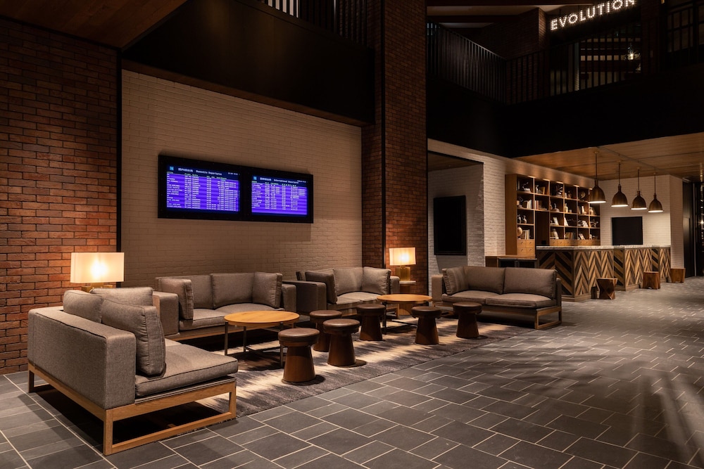 ロビーラウンジ1 | フォーポイントバイシェラトン名古屋 中部国際空港