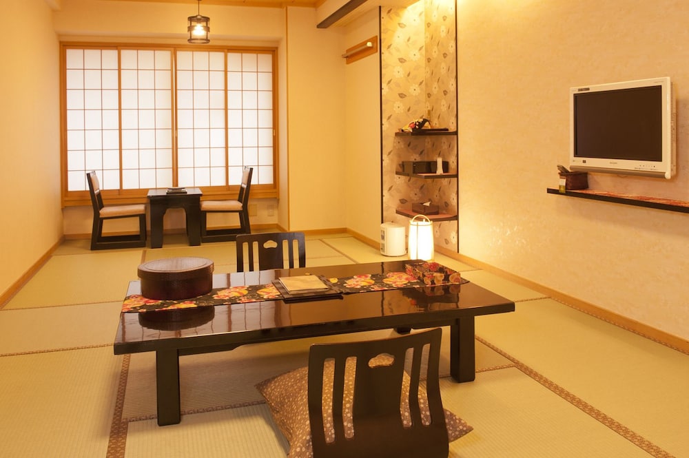 和室 3名利用 専用バスルーム 客室2 | 松井別館 花かんざし