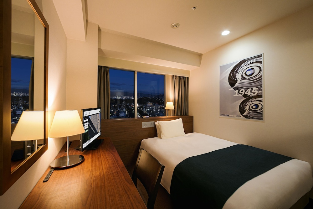 [禁煙]オリエンタルスタンダード(15sqm)〈セミダブル〉〈オリエンタルフロア 19F〉 | オリエンタルホテル広島