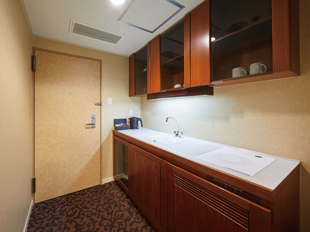 スイートルーム 禁煙 専用キッチン0 | ホテル アゴーラ 大阪守口