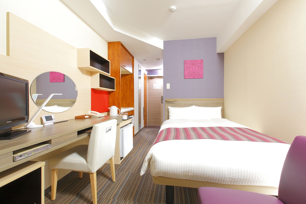 スタンダードスモールダブルルーム　喫煙 (ハウスキーピングは有料オプション) 客室1 | ホテルマイステイズ浅草