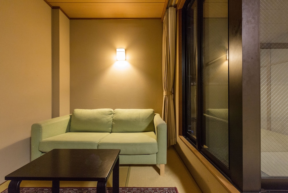 スタンダード ルーム 禁煙 別館 客室の設備とサービス6 | 京都 南禅寺 八千代 (1915 年創業)
