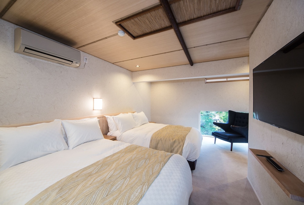 プレジデンシャル コンドミニアム 2 ベッドルーム 専用バスルーム ガーデン 客室5 | 京都 南禅寺 八千代 (1915 年創業)