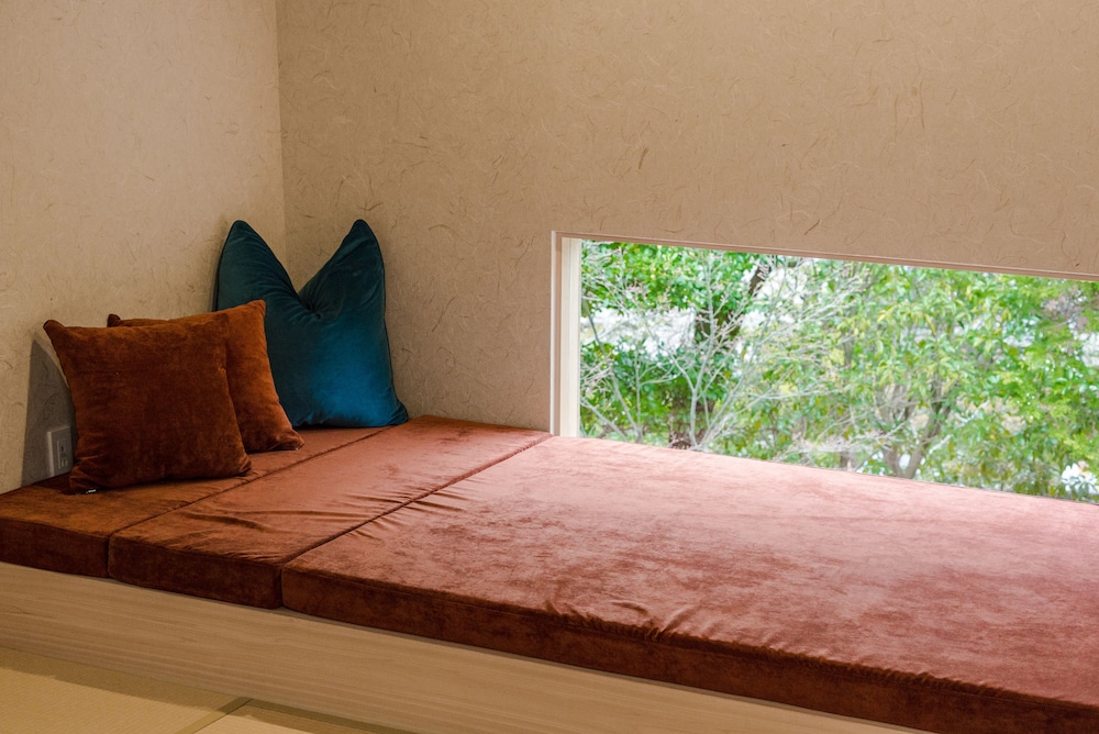 デラックス スタジオ 専用バスルーム ガーデン 部屋からの景観1 | 京都 南禅寺 八千代 (1915 年創業)