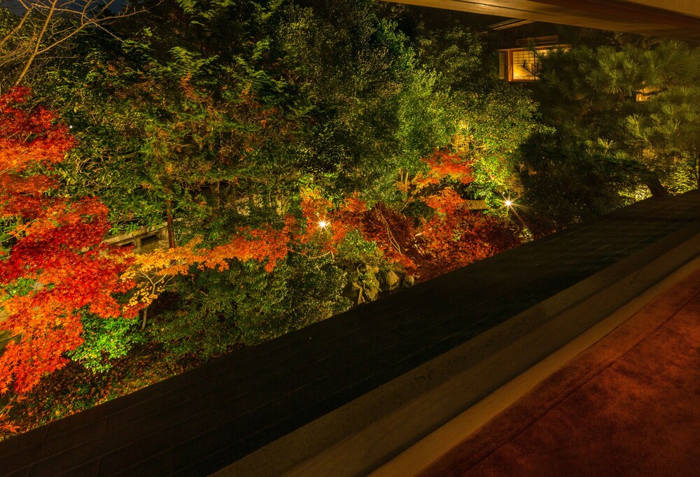 デラックス スタジオ 専用バスルーム ガーデン 客室4 | 京都 南禅寺 八千代 (1915 年創業)