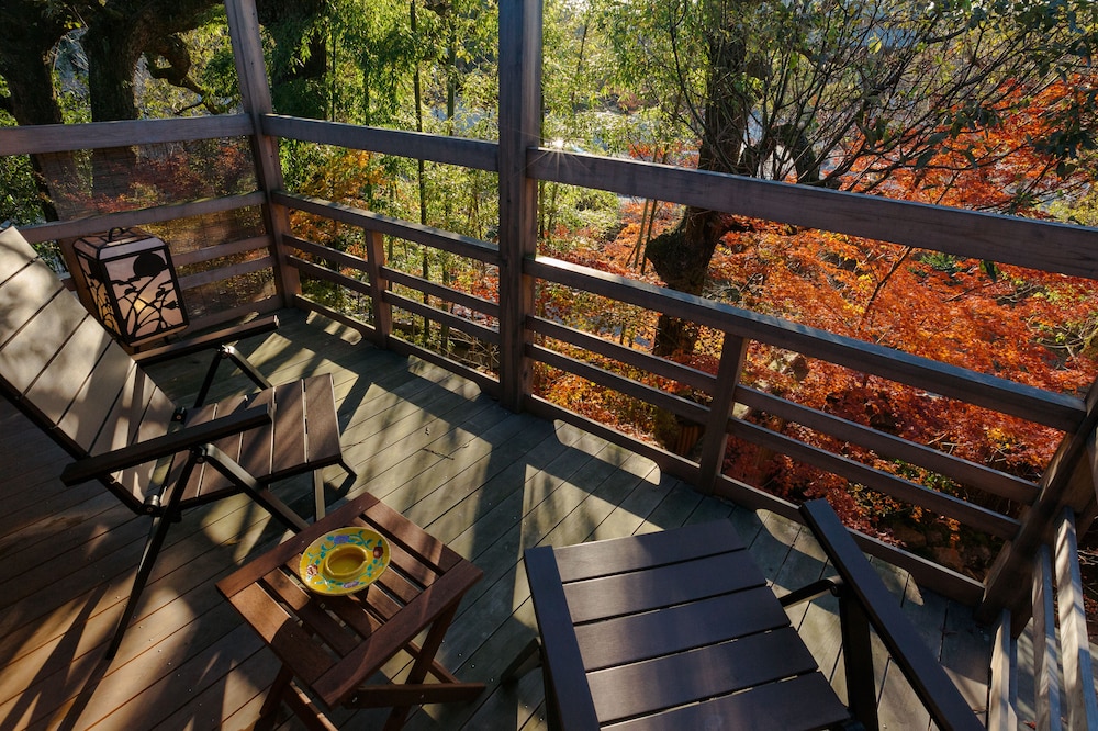 プレジデンシャル コンドミニアム 2 ベッドルーム 専用バスルーム ガーデン 客室9 | 京都 南禅寺 八千代 (1915 年創業)