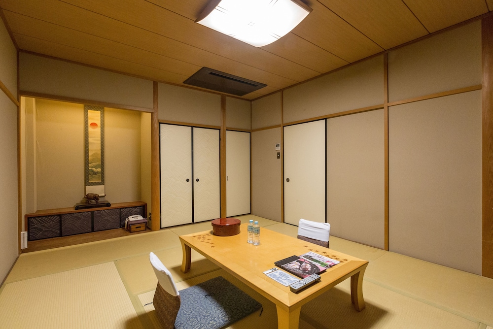 スタンダード ルーム 禁煙 別館 | 京都 南禅寺 八千代 (1915 年創業)