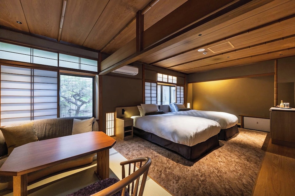 スーペリア ツインルーム 客室2 | 京の宿 坂の上