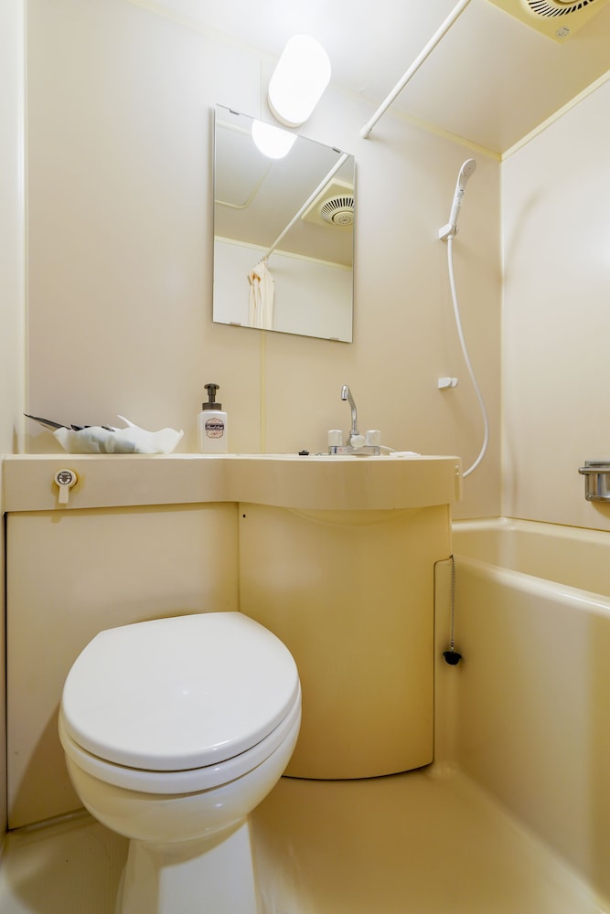 トラディショナル ルーム ベッド (複数台) バスルーム0 | 旅館 若みや