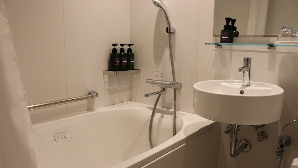 デラックス ダブル(禁煙) バスルーム1 | 新大阪ステーションホテル