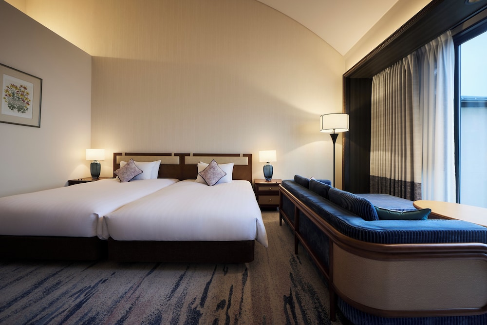 最上階スーペリアツインルーム レイクビュー 禁煙 客室5 | 箱根ホテル