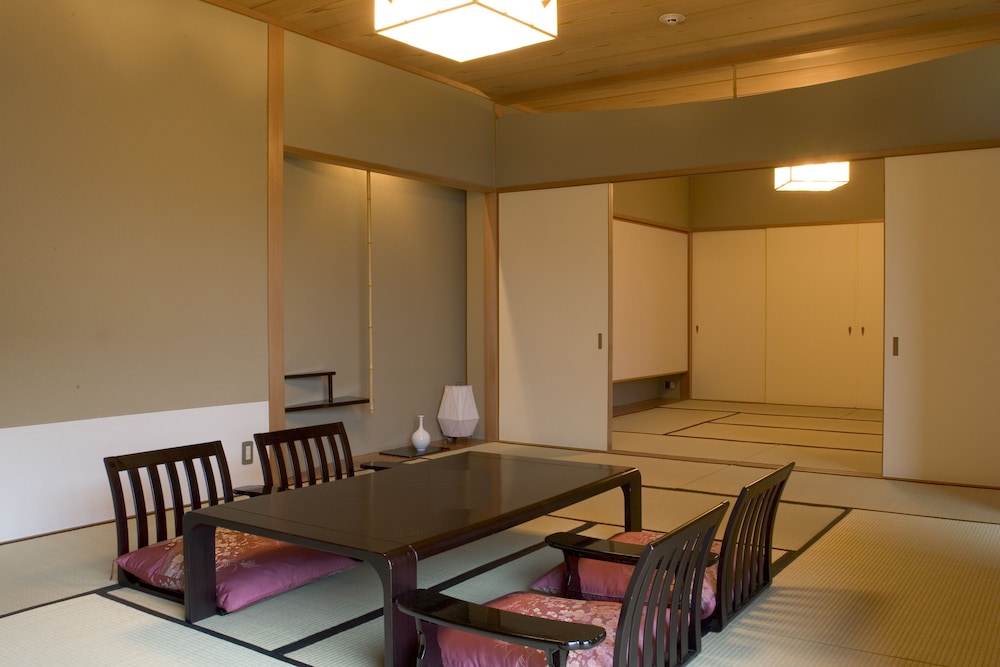和室 レイクビュー 禁煙 客室1 | 箱根ホテル