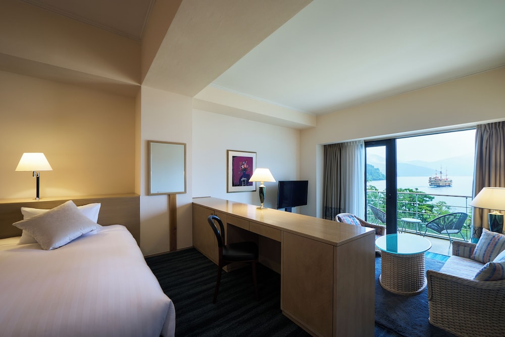 ジュニア スイート バルコニー付 レイクビュー 禁煙 客室1 | 箱根ホテル