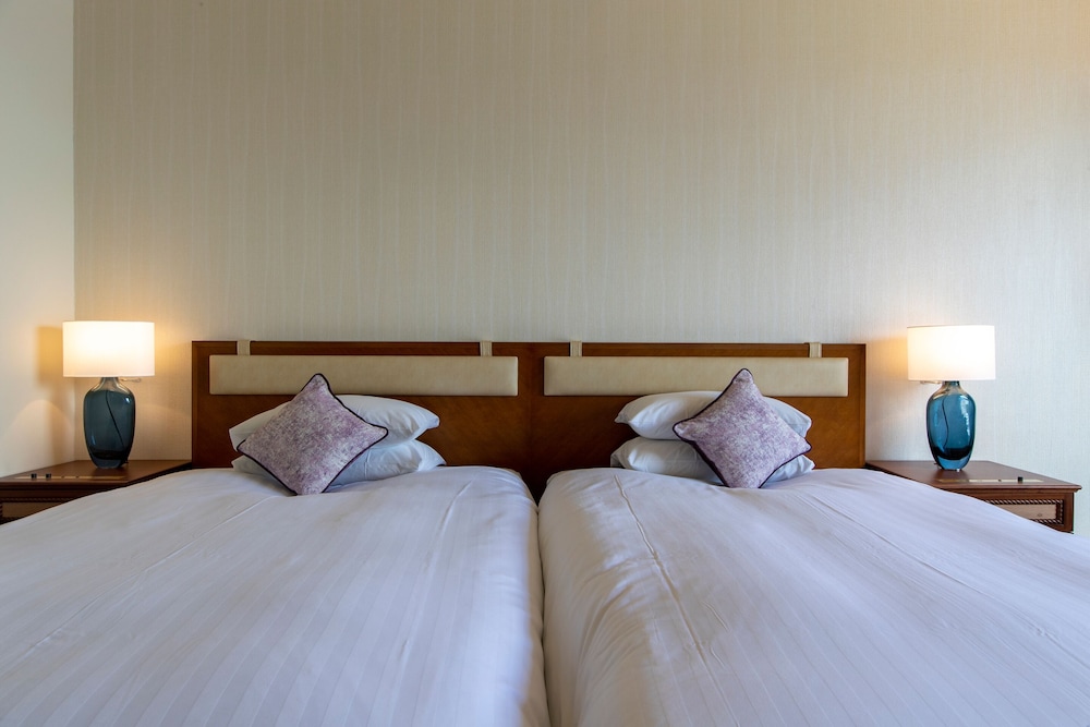 最上階スーペリアツインルーム レイクビュー 禁煙 客室2 | 箱根ホテル