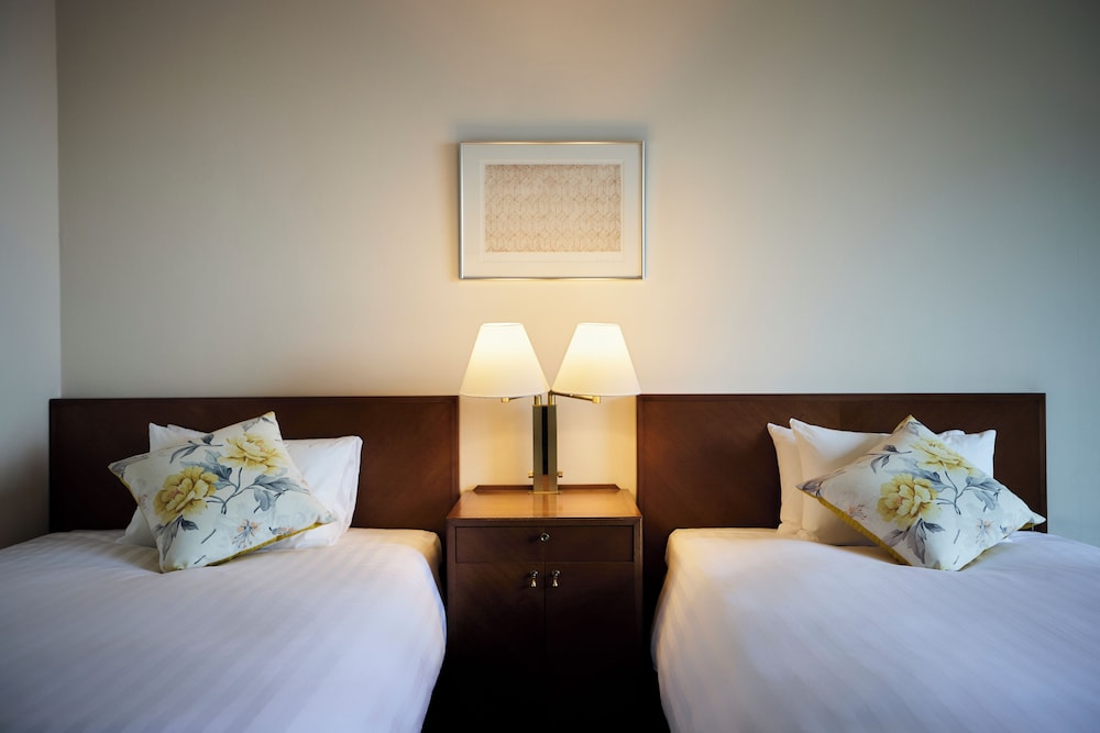 スーペリア ツインルーム レイクビュー 禁煙 客室2 | 箱根ホテル