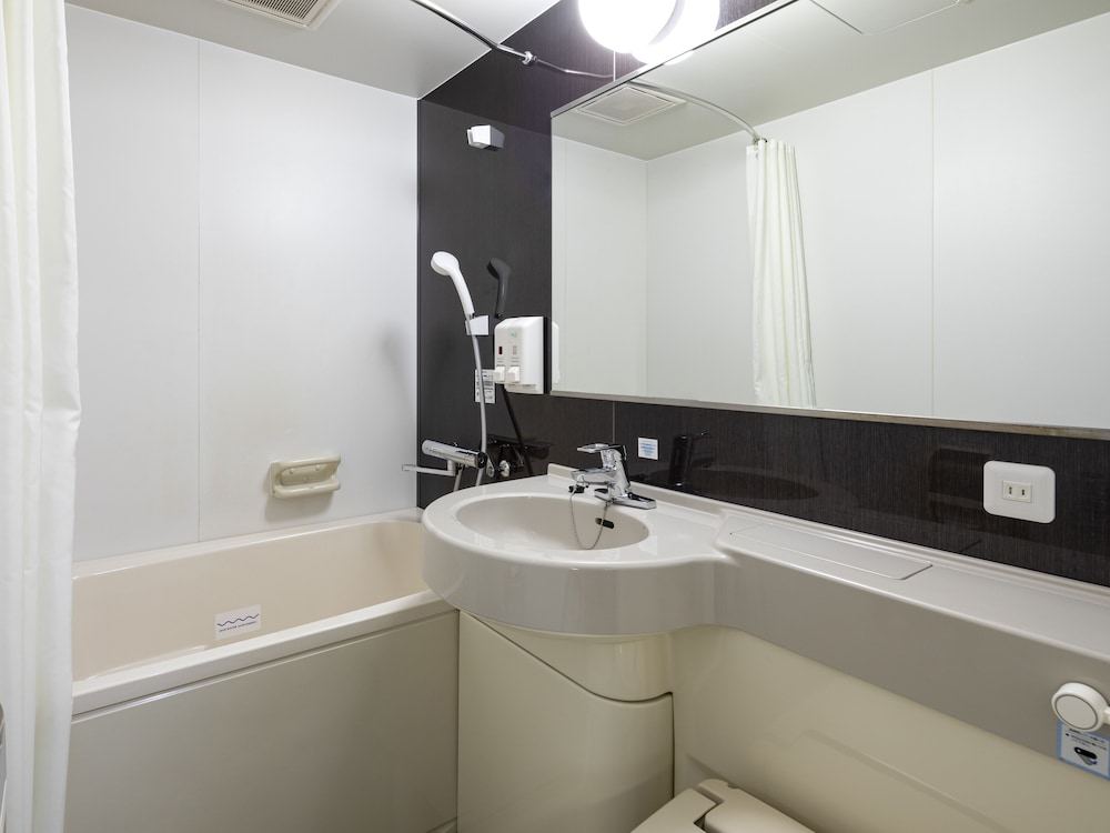 ルーム ダブルベッド 1 台 禁煙 バスルーム0 | コンフォート ホテル新潟駅前