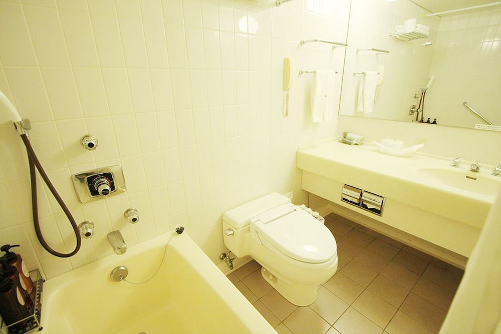 スタンダード ツインルーム 喫煙可 バスルーム0 | 仙台ヒルズホテル