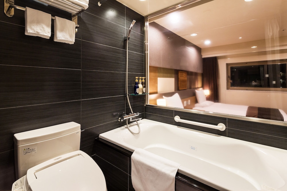 デラックス ツインルーム 禁煙 バスルーム0 | アートホテル弘前シティ