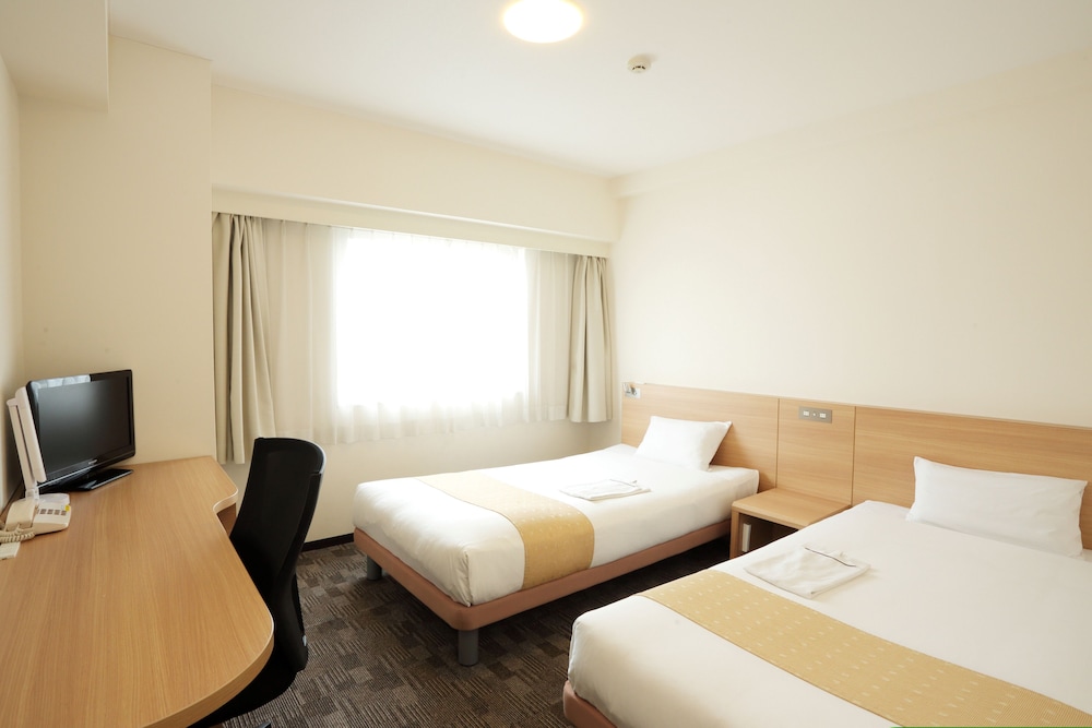 ツインルーム シングルベッド 2 台 禁煙 | スマイルホテル熊谷