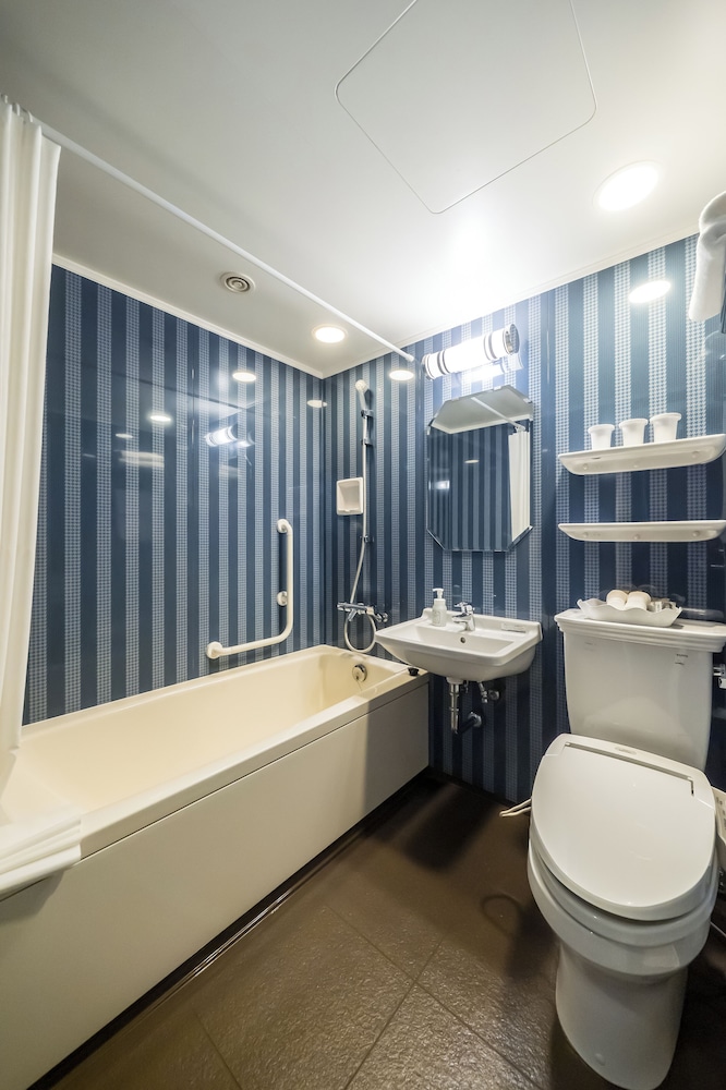 コーナーツインルーム ファミリーフォース 禁煙 (夜景確約) バスルーム0 | ホテルモントレ グラスミア大阪