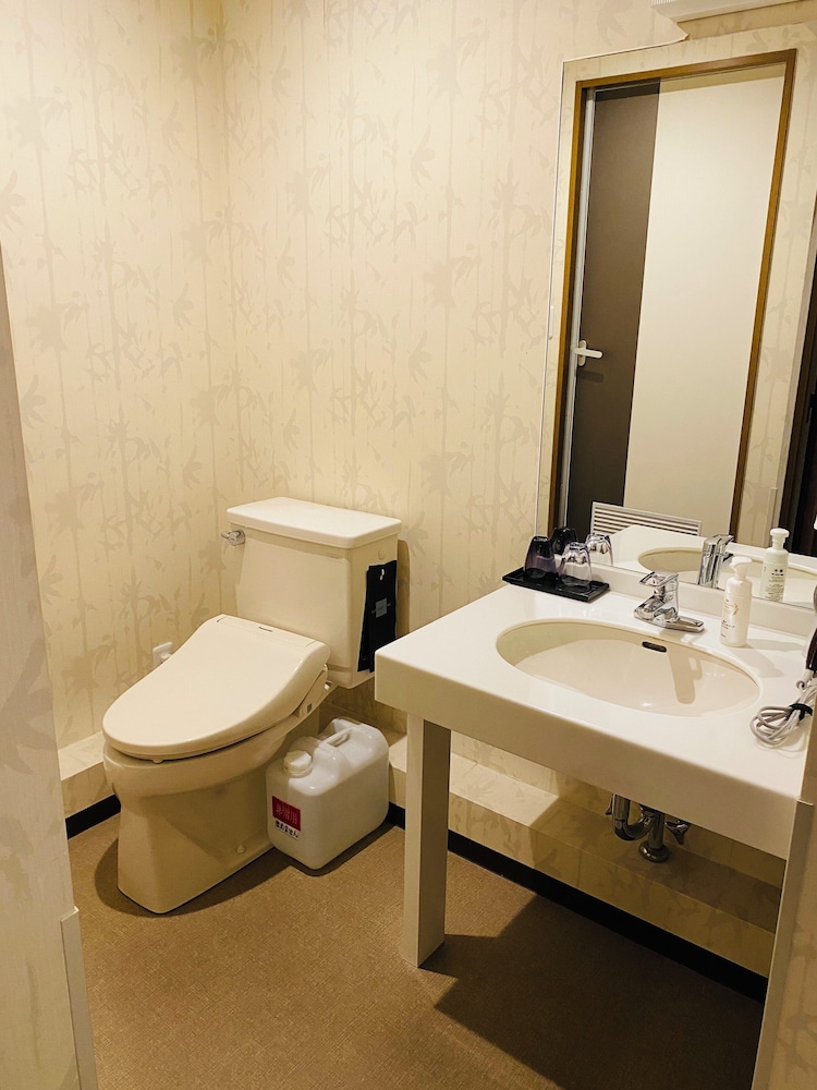 スーペリアツインルーム (シングルベッド2台) 禁煙 客室4 | ドーミーインEXPRESS目黒青葉台