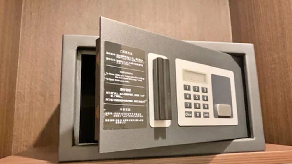 スモールダブルルーム　禁煙 セーフティボックス0 | 道頓堀ホテル